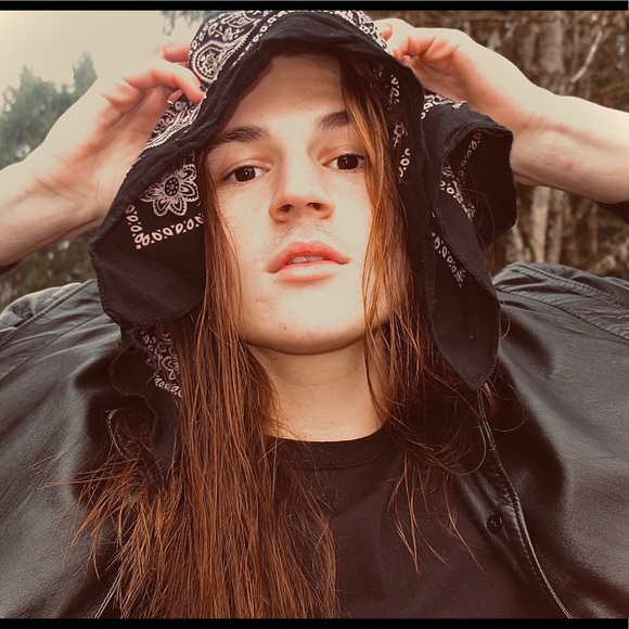 Meet your Posher, Mason - Picture 1 of 1